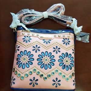 💥SOLD💥NWOT Nicole Lee crossbody